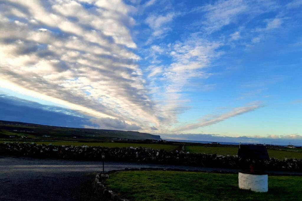 Cliffs View Self Catering @ Limestone Lodge Doolin Exteriör bild